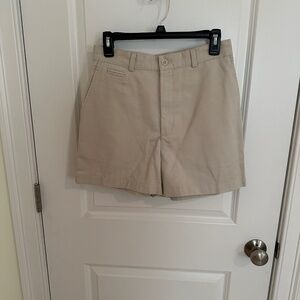 Dockers Women's Khaki Shorts – Classic Fit, Size 8 -- NWOT